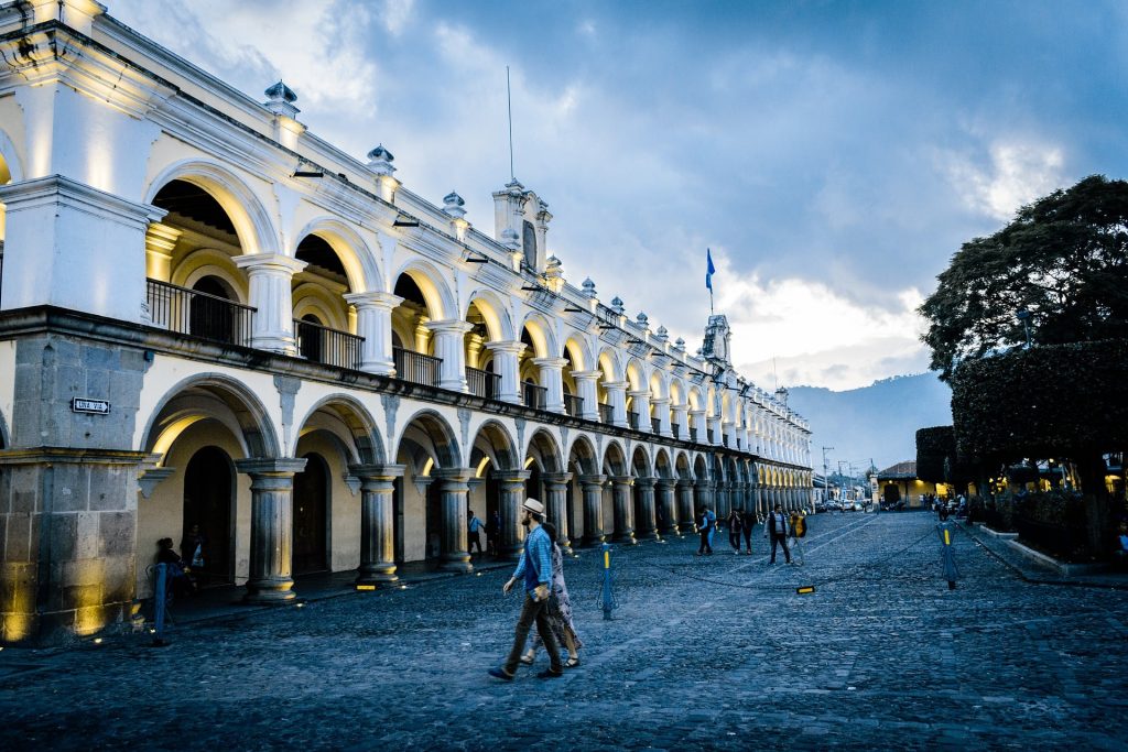 Antigua-Guatemala-destinos baratos