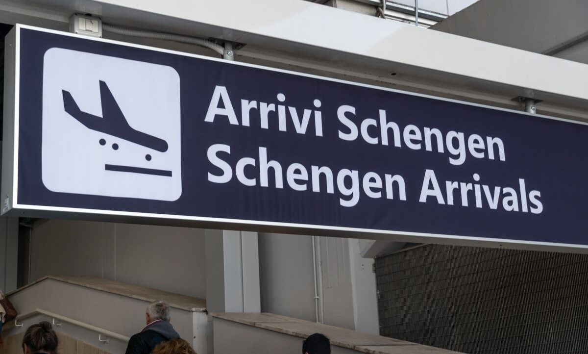 Placa Aeroposto Seguro Viagem Schengen Mais Barato Assistente De Viagem E1747189666112