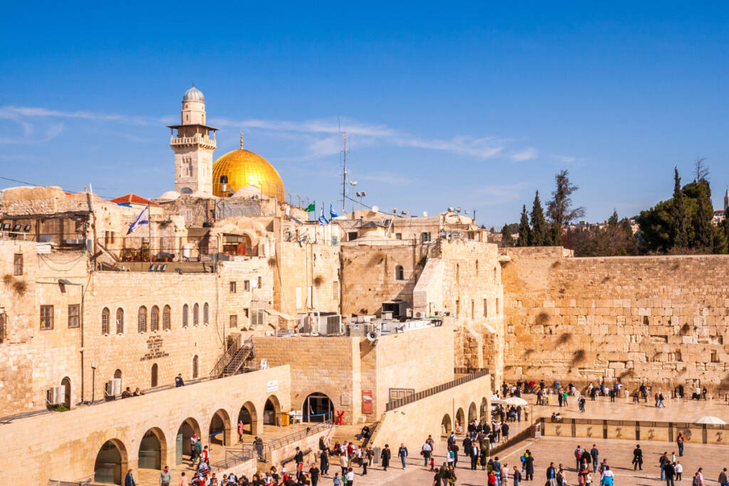 Vários fatores são necessários para saber quanto custa uma viagem para Israel