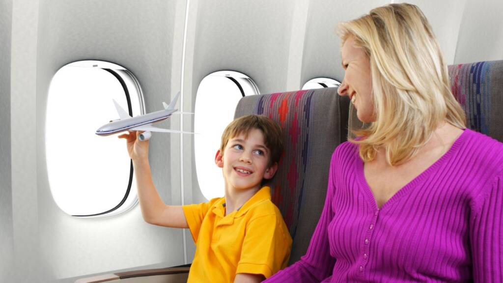 imagem ilustrativa Quais são os documentos necessários para viajar com menor de idade de avião