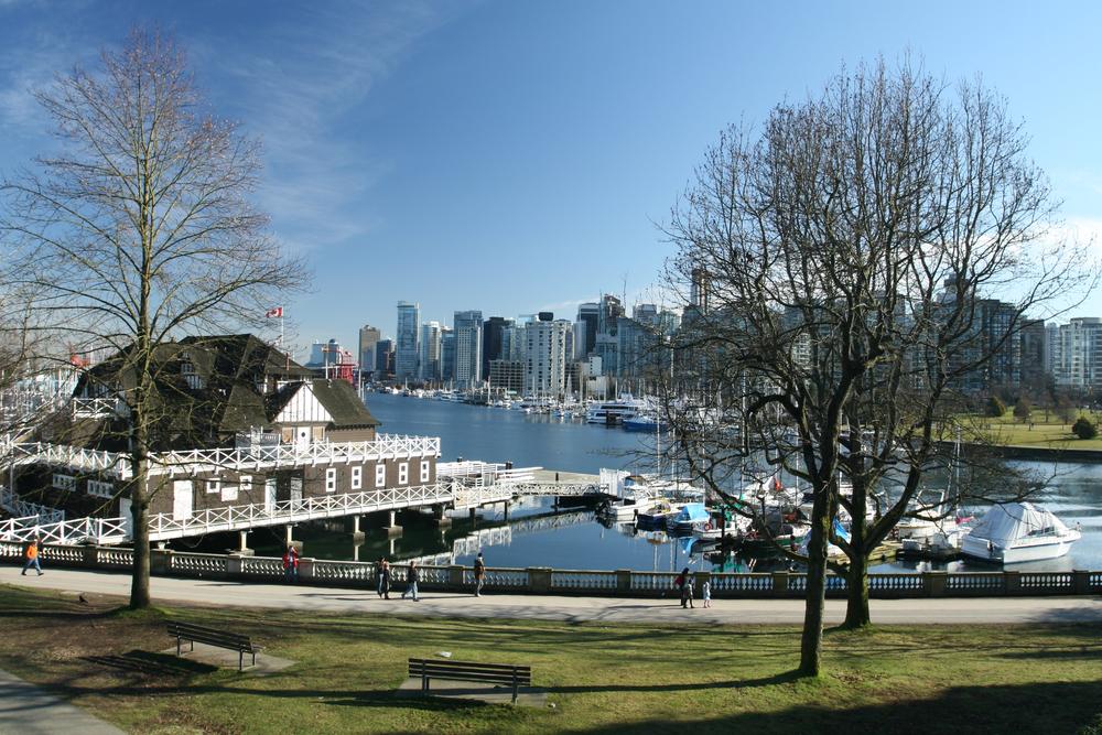 Cena De Um Parque Em Vancouver Com Vista Para O Centro Da Cidade
