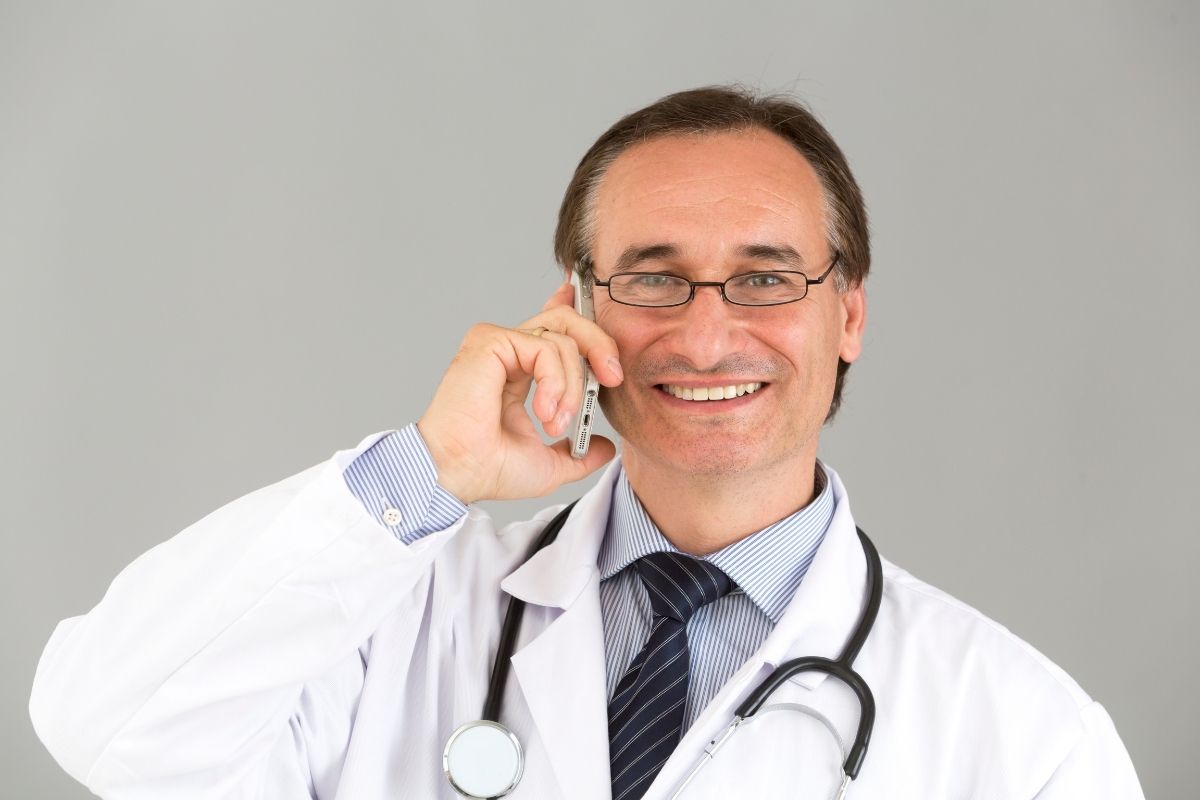 medico telefone o que e telemedicina apolice seguro viagem assistente de viagem