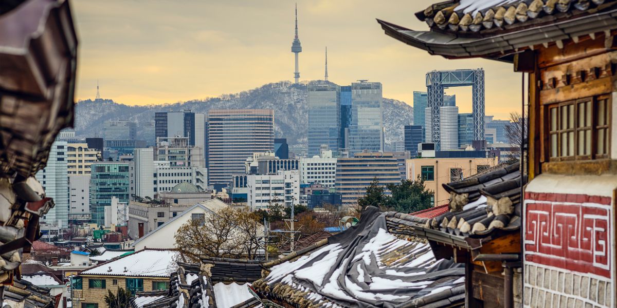 capa O que fazer na Coreia do Sul Svg+xml,%3Csvg%20xmlns%3D'http%3A%2F%2Fwww.w3