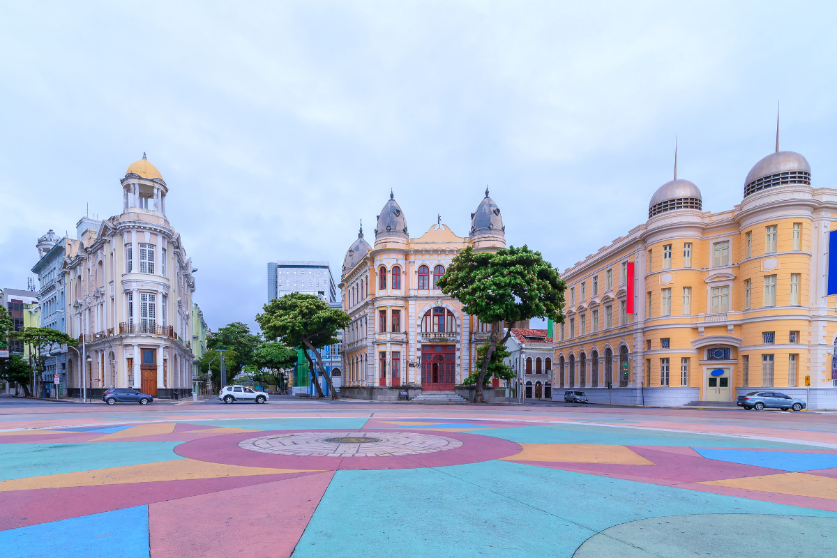 A Praça da Sé é o centro geográfico da capital paulista. No local está o  Marco Zero e é partir dele que são medidas as distâncias das ro…