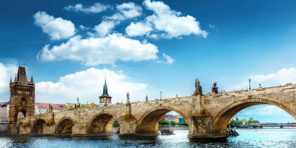 o que fazer na República Tcheca Svg+xml,%3Csvg%20xmlns%3D'http%3A%2F%2Fwww.w3